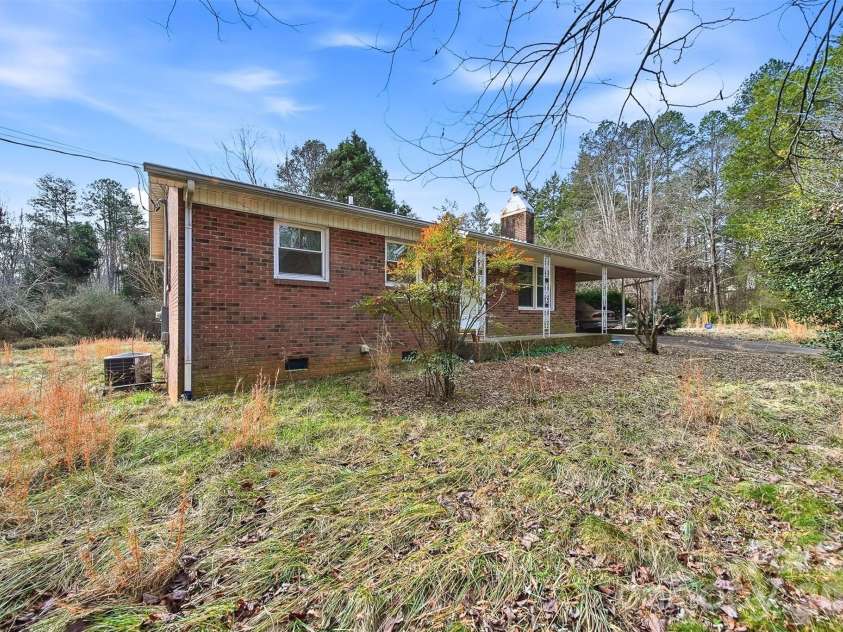 3335, 3319 NC 10 Highway, Claremont, NC 28610.  MLS# CAR4351604, YatesRealty ID 13150. 