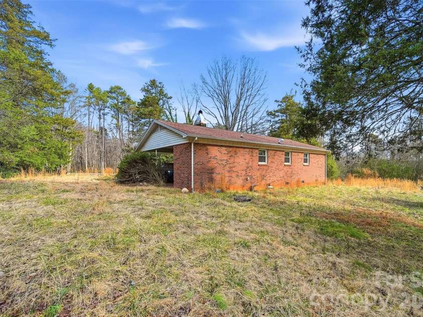 3335, 3319 NC 10 Highway, Claremont, NC 28610.  MLS# CAR4351604, YatesRealty ID 13150. 