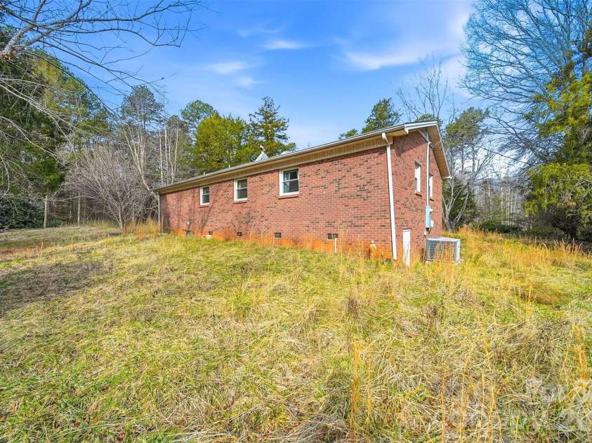 3335, 3319 NC 10 Highway, Claremont, NC 28610.  MLS# CAR4351604, YatesRealty ID 13150. 