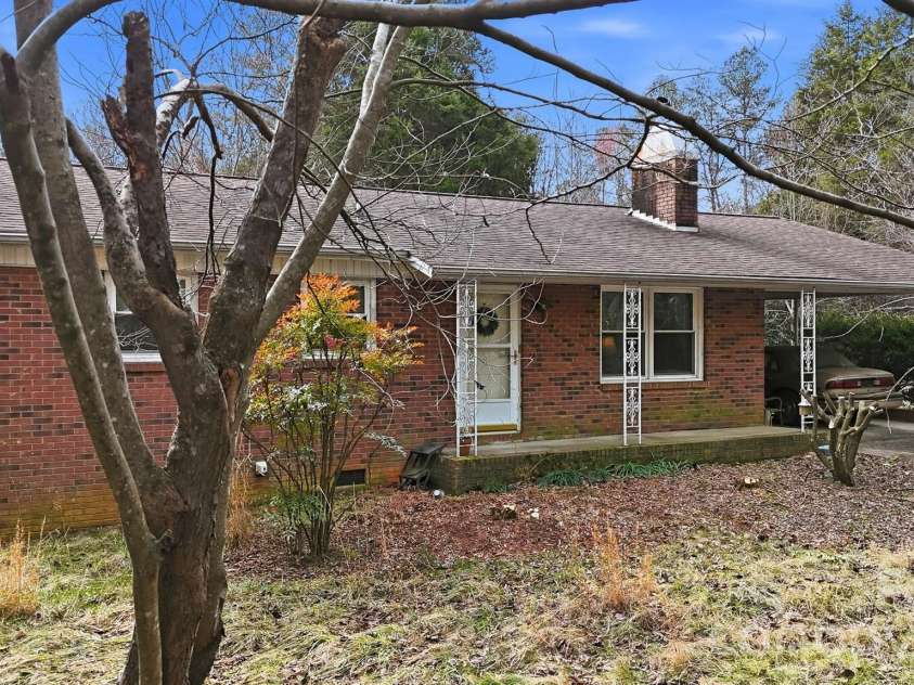 3335, 3319 NC 10 Highway, Claremont, NC 28610.  MLS# CAR4351604, YatesRealty ID 13150. 