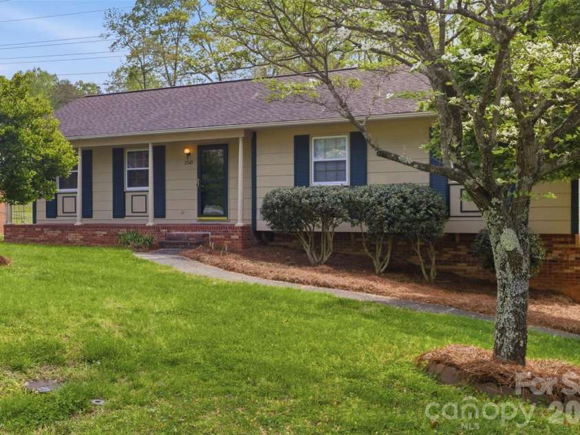 2545 Wood Valley Road, Winston Salem, NC 27106.  MLS# CAR4370249, YatesRealty ID 13152. 