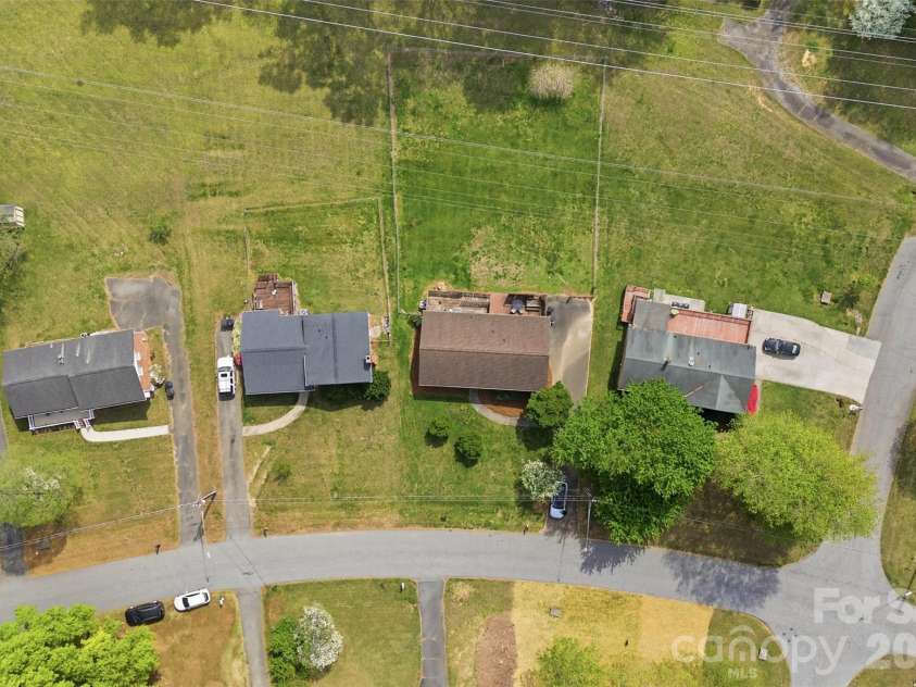 2545 Wood Valley Road, Winston Salem, NC 27106.  MLS# CAR4370249, YatesRealty ID 13152. 