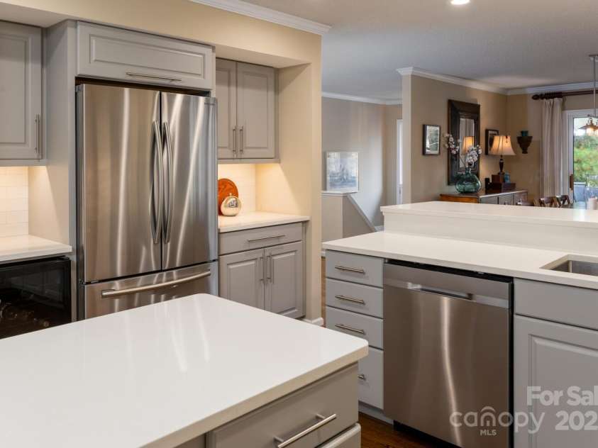 501 Candlewood Lane, Flat Rock, NC 28731.  MLS# CAR4256555, YatesRealty ID 13153. 