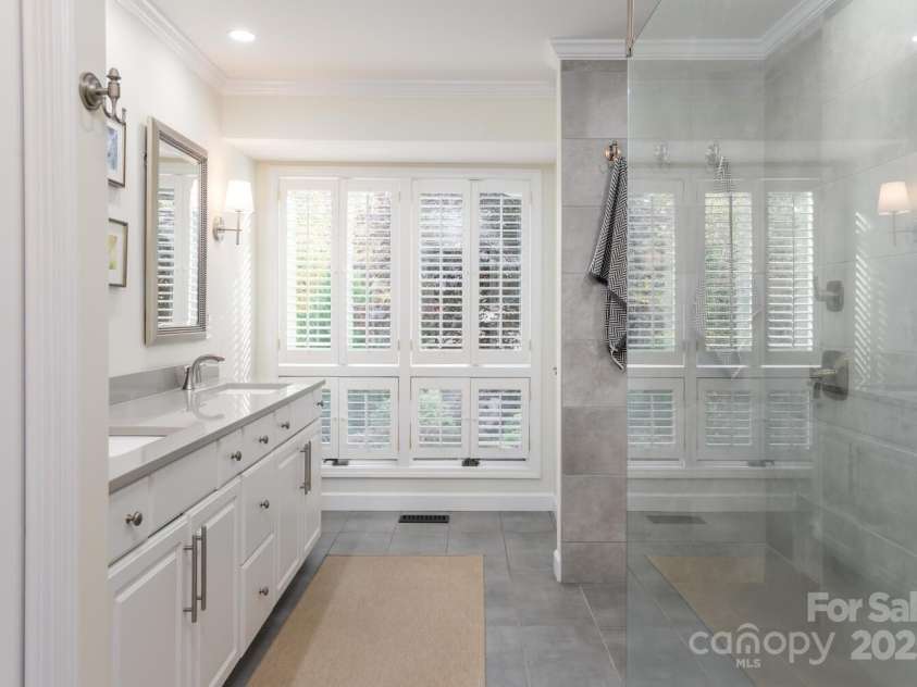 501 Candlewood Lane, Flat Rock, NC 28731.  MLS# CAR4256555, YatesRealty ID 13153. 