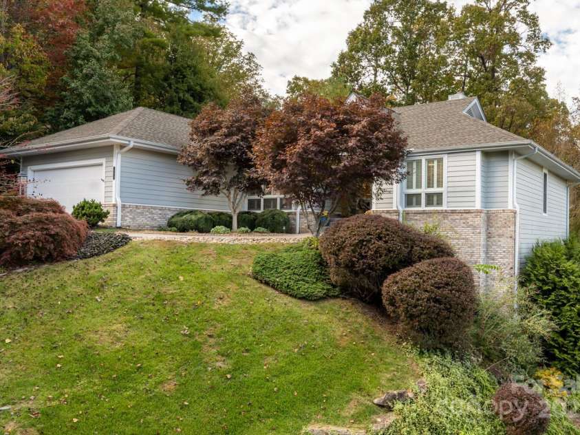 501 Candlewood Lane, Flat Rock, NC 28731.  MLS# CAR4256555, YatesRealty ID 13153. 