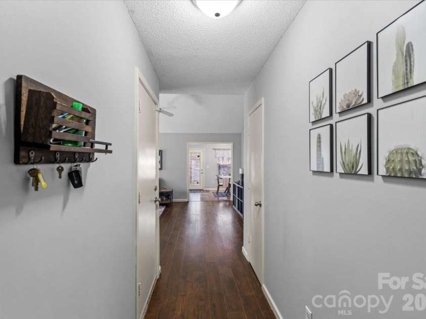 8636 Warwick Crest Lane, Charlotte, NC 28215.  MLS# CAR4357082, YatesRealty ID 13153. Hallway