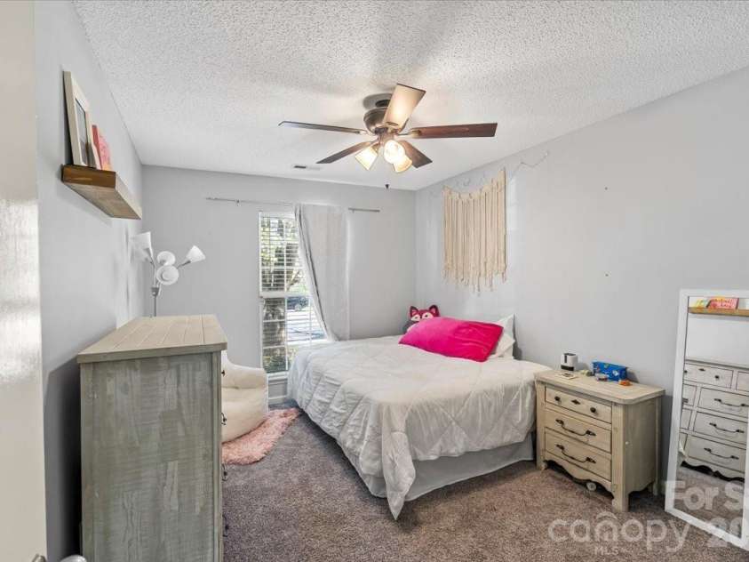 8636 Warwick Crest Lane, Charlotte, NC 28215.  MLS# CAR4357082, YatesRealty ID 13153. Second Bedroom