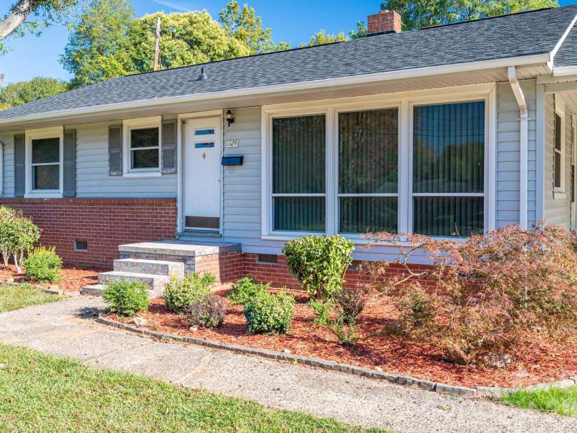 1724 Perry Street, Gastonia, NC 28054.  MLS# CAR4312386, YatesRealty ID 13154. 
