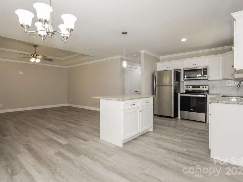 507 Cloninger Street, Dallas, NC 28034.  MLS# CAR4258370, YatesRealty ID 13154. 