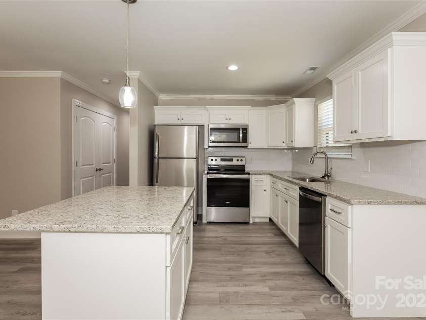 507 Cloninger Street, Dallas, NC 28034.  MLS# CAR4258370, YatesRealty ID 13154. 
