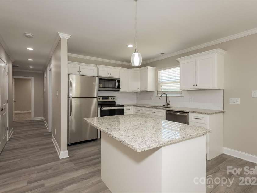 507 Cloninger Street, Dallas, NC 28034.  MLS# CAR4258370, YatesRealty ID 13154. 