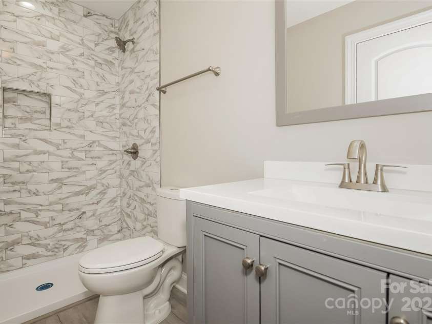 507 Cloninger Street, Dallas, NC 28034.  MLS# CAR4258370, YatesRealty ID 13154. 
