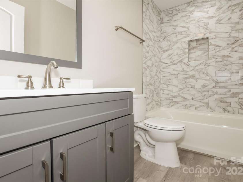 507 Cloninger Street, Dallas, NC 28034.  MLS# CAR4258370, YatesRealty ID 13154. 