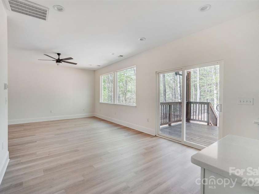 176 Forest Creek Drive, Statesville, NC 28625.  MLS# CAR4246381, YatesRealty ID 13155. Dining Area