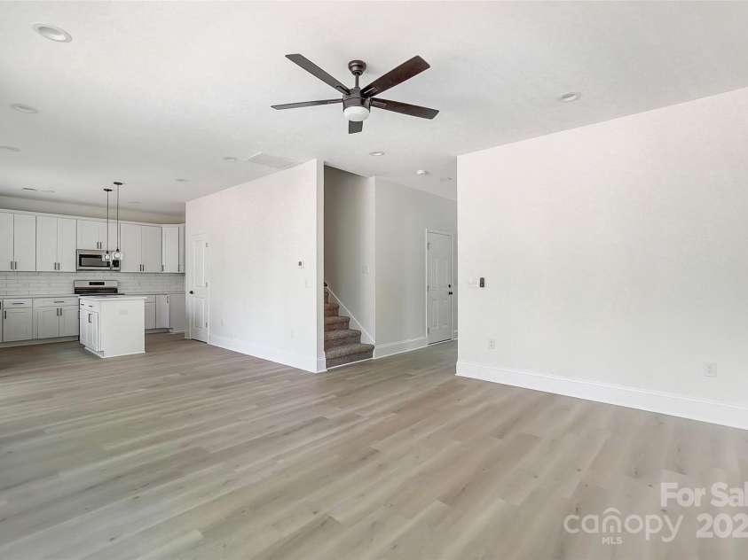 176 Forest Creek Drive, Statesville, NC 28625.  MLS# CAR4246381, YatesRealty ID 13155. Living Room