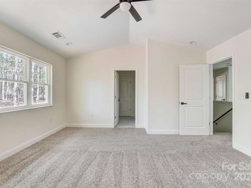 176 Forest Creek Drive, Statesville, NC 28625.  MLS# CAR4246381, YatesRealty ID 13155. Vaulted Ceilings