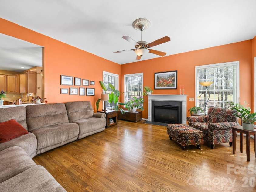 6802 Olde Sycamore Drive, Mint Hill, NC 28227.  MLS# CAR4361144, YatesRealty ID 13155. 