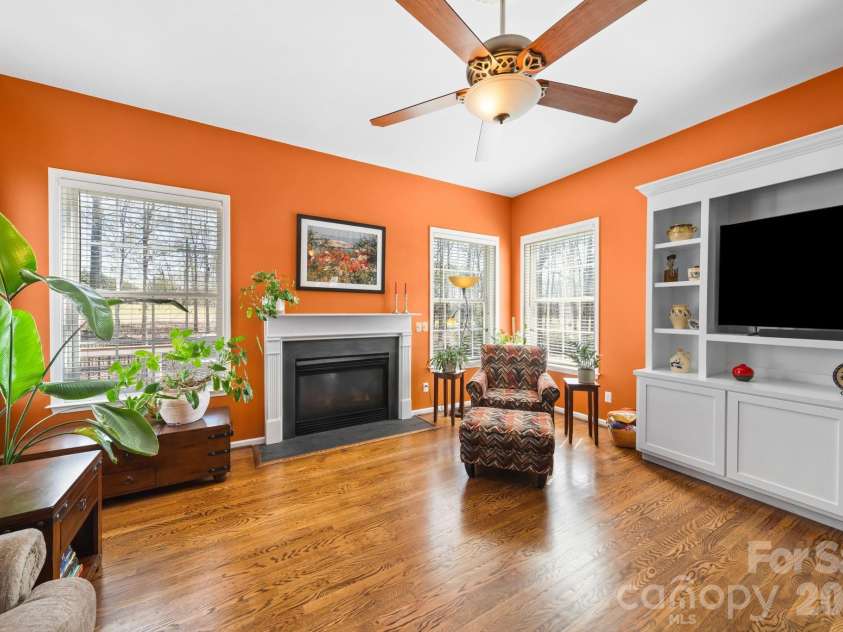 6802 Olde Sycamore Drive, Mint Hill, NC 28227.  MLS# CAR4361144, YatesRealty ID 13155. 