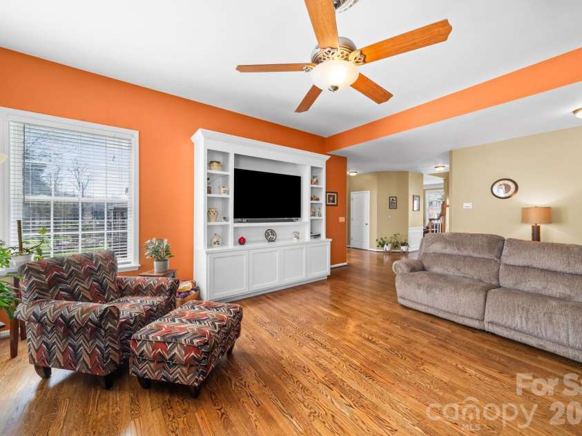 6802 Olde Sycamore Drive, Mint Hill, NC 28227.  MLS# CAR4361144, YatesRealty ID 13155. 