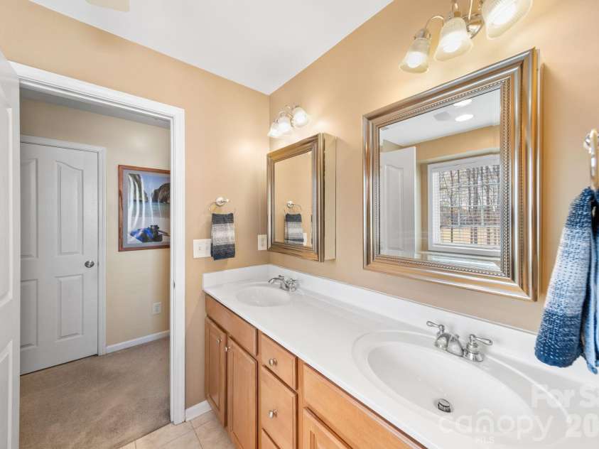 6802 Olde Sycamore Drive, Mint Hill, NC 28227.  MLS# CAR4361144, YatesRealty ID 13155. 