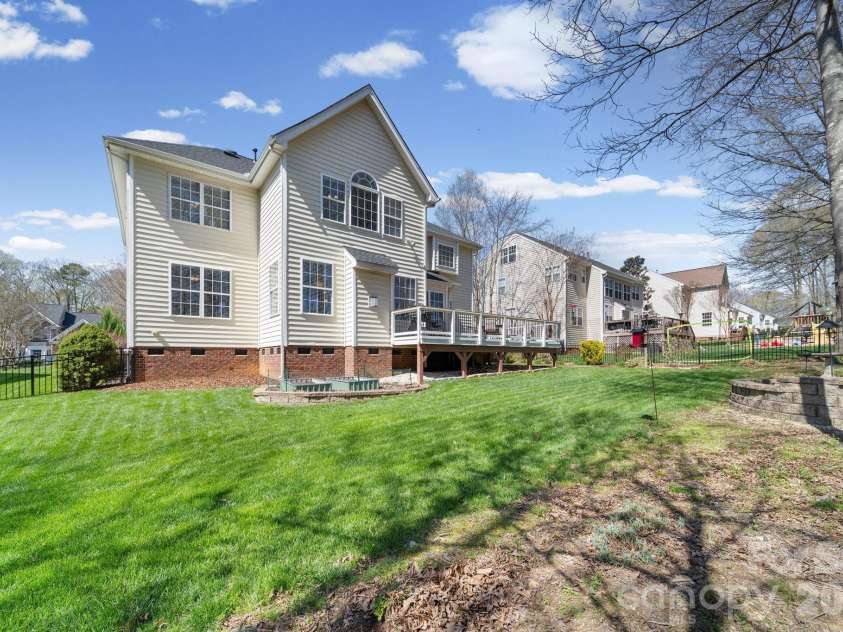 6802 Olde Sycamore Drive, Mint Hill, NC 28227.  MLS# CAR4361144, YatesRealty ID 13155. 