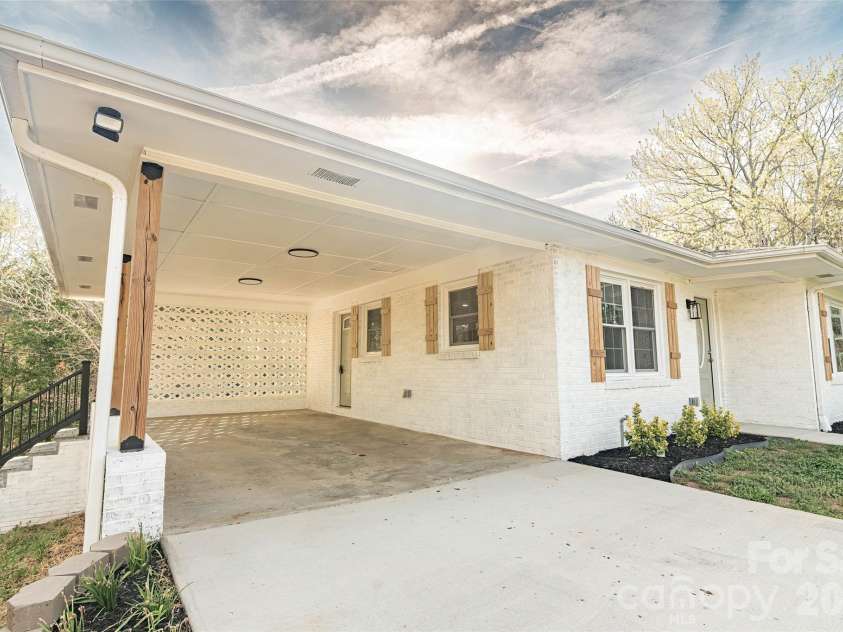 281 Jack Mckinney Road, Forest City, NC 28043.  MLS# CAR4364985, YatesRealty ID 13158. 