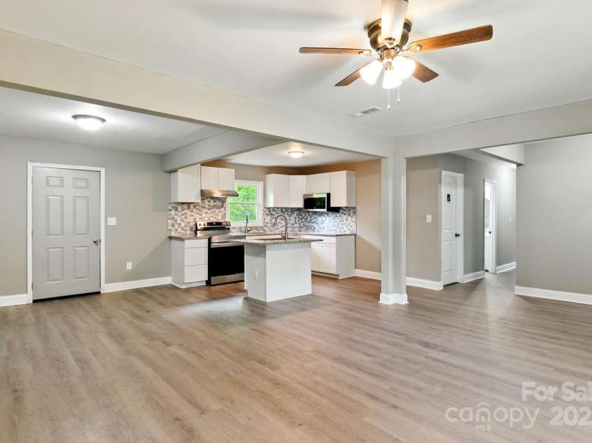 131 Little Forest Lane, Statesville, NC 28625.  MLS# CAR4252416, YatesRealty ID 13159. Open Floor Plan