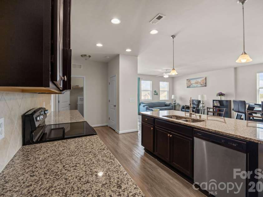 7902 Meridale Forest Drive, Charlotte, NC 28269.  MLS# CAR4363359, YatesRealty ID 13159. 