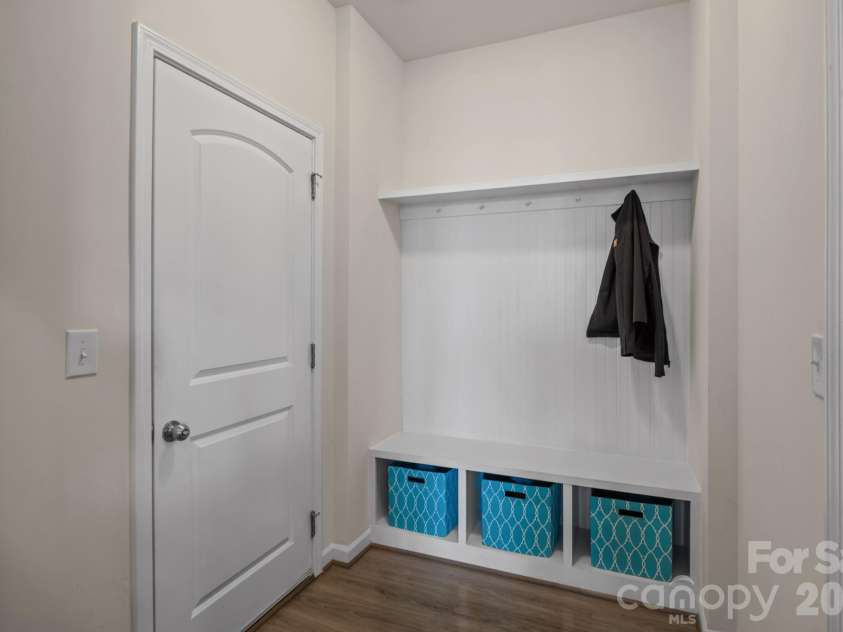7902 Meridale Forest Drive, Charlotte, NC 28269.  MLS# CAR4363359, YatesRealty ID 13159. 