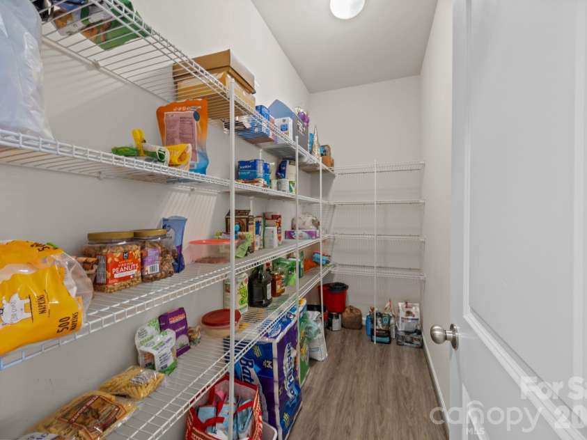 7902 Meridale Forest Drive, Charlotte, NC 28269.  MLS# CAR4363359, YatesRealty ID 13159. 