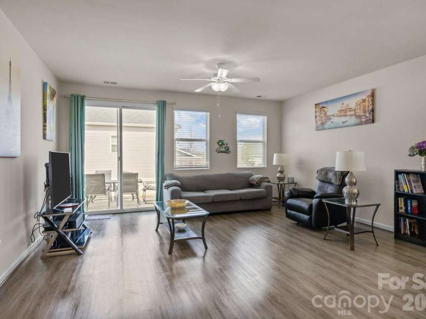 7902 Meridale Forest Drive, Charlotte, NC 28269.  MLS# CAR4363359, YatesRealty ID 13159. 