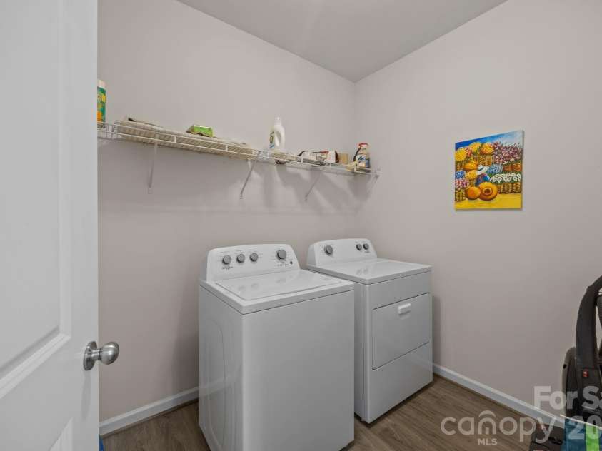 7902 Meridale Forest Drive, Charlotte, NC 28269.  MLS# CAR4363359, YatesRealty ID 13159. 