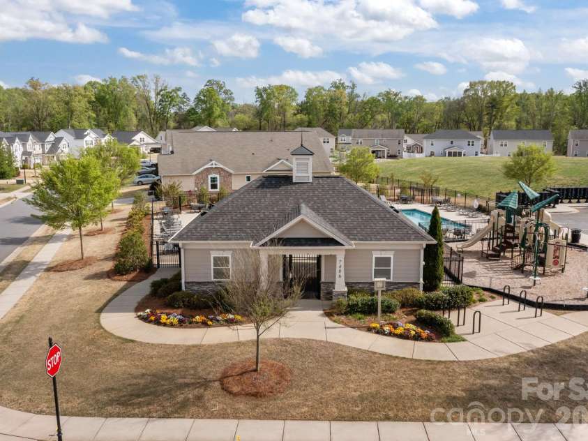 7902 Meridale Forest Drive, Charlotte, NC 28269.  MLS# CAR4363359, YatesRealty ID 13159. 