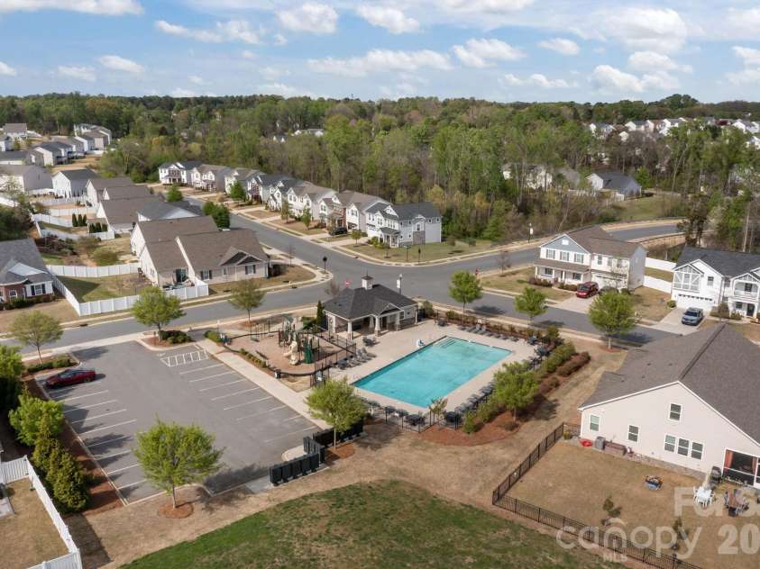 7902 Meridale Forest Drive, Charlotte, NC 28269.  MLS# CAR4363359, YatesRealty ID 13159. 