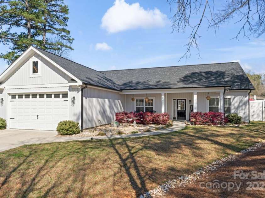247 Timberland Loop, Mooresville, NC 28115.  MLS# CAR4248547, YatesRealty ID 13160. 