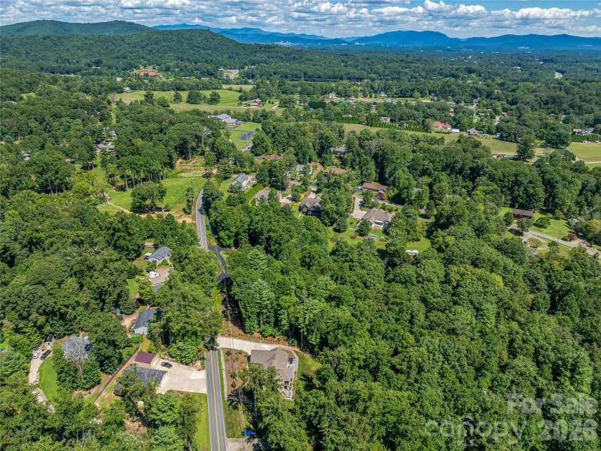 937 Monte Vista Road, Candler, NC 28715.  MLS# CAR4368925, YatesRealty ID 13160. 