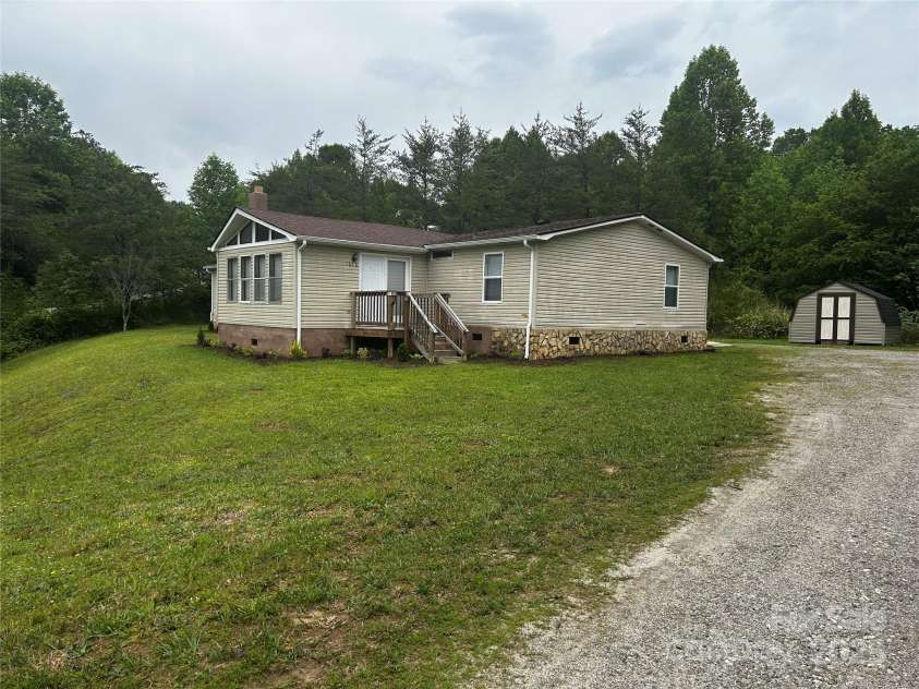 1676 Old North Road, Lenoir, NC 28645.  MLS# CAR4259664, YatesRealty ID 13161. 