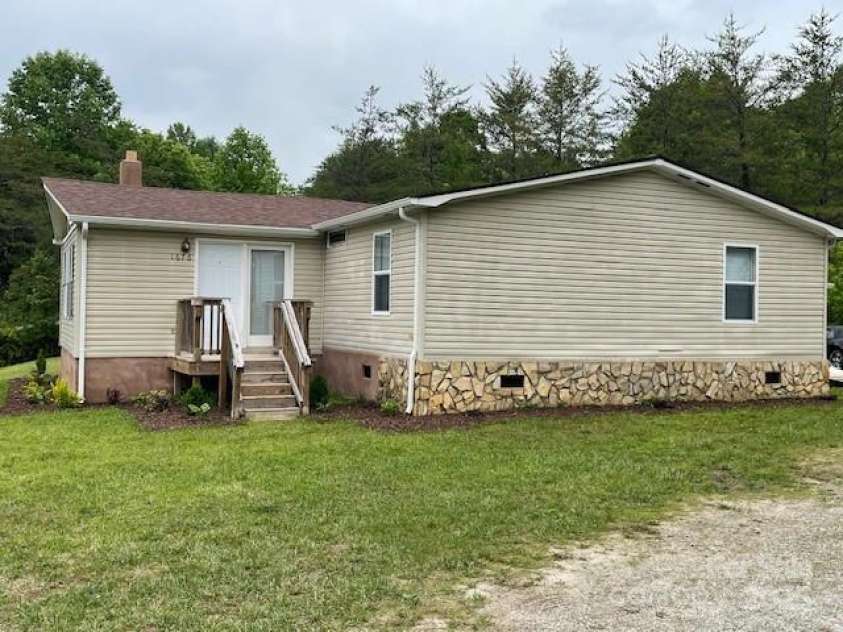 1676 Old North Road, Lenoir, NC 28645.  MLS# CAR4259664, YatesRealty ID 13161. 