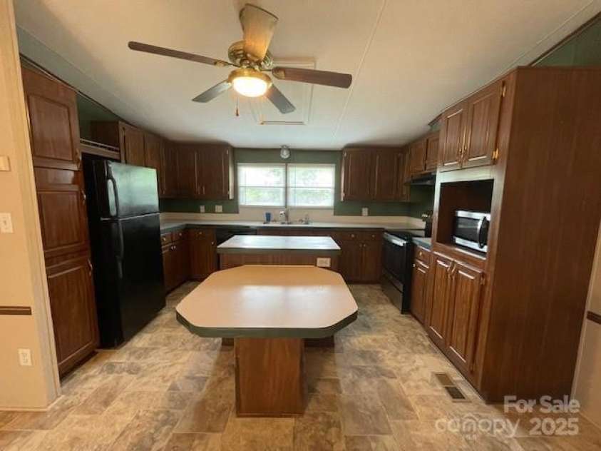 1676 Old North Road, Lenoir, NC 28645.  MLS# CAR4259664, YatesRealty ID 13161. 