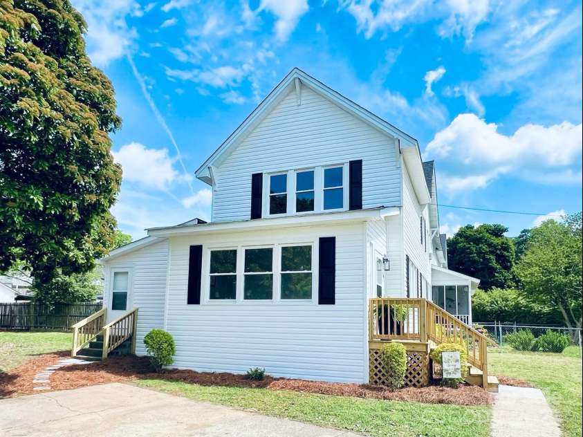 38 Kirk Place, Badin, NC 28009.  MLS# CAR4250816, YatesRealty ID 13162. 