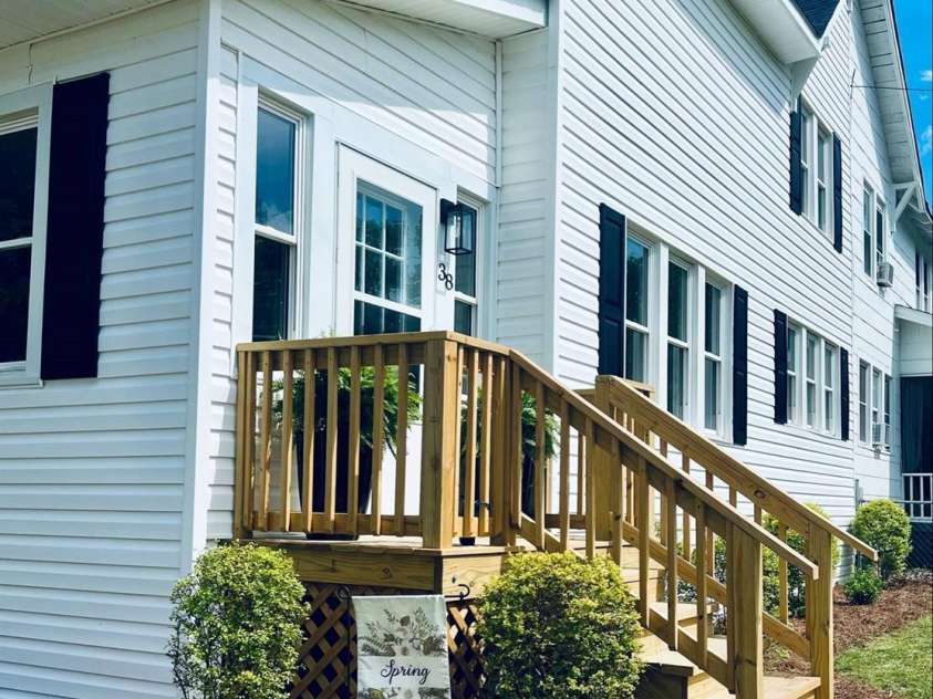 38 Kirk Place, Badin, NC 28009.  MLS# CAR4250816, YatesRealty ID 13162. 