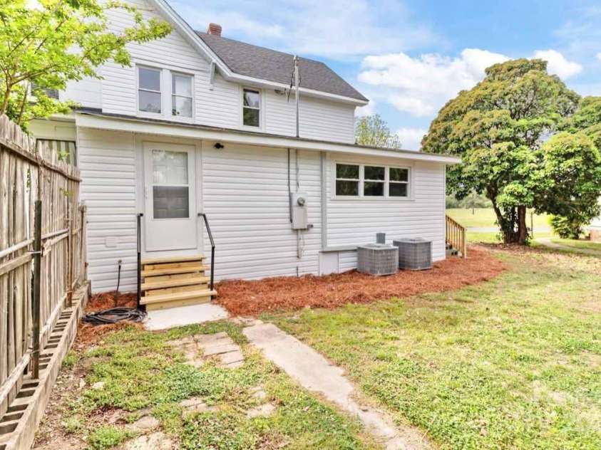 38 Kirk Place, Badin, NC 28009.  MLS# CAR4250816, YatesRealty ID 13162. 