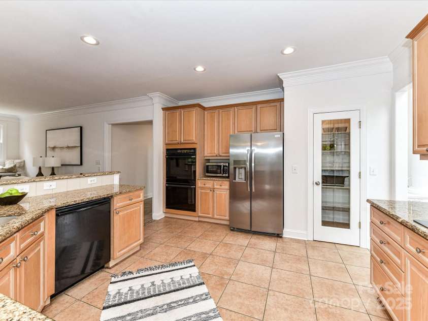 8921 Magnolia Heights Court, Charlotte, NC 28270.  MLS# CAR4248503, YatesRealty ID 13164. 