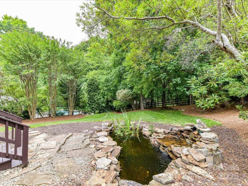 8921 Magnolia Heights Court, Charlotte, NC 28270.  MLS# CAR4248503, YatesRealty ID 13164. 