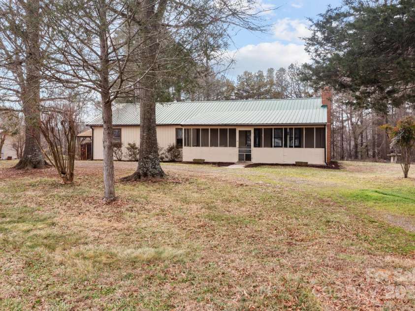 2845 Wood Gate Road, Lincolnton, NC 28092.  MLS# CAR4280676, YatesRealty ID 13165. 