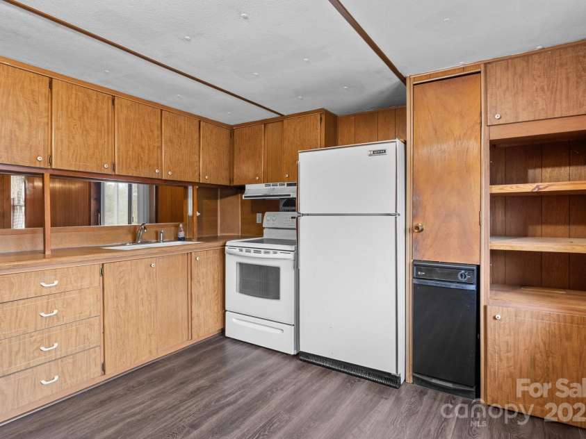 2845 Wood Gate Road, Lincolnton, NC 28092.  MLS# CAR4280676, YatesRealty ID 13165. 