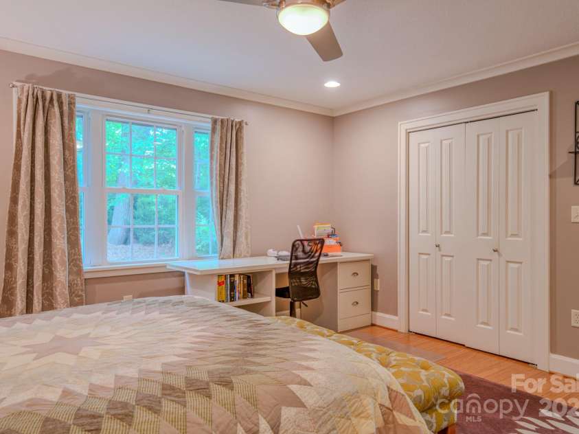 262 Erwin Hills Road, Asheville, NC 28806.  MLS# CAR4255578, YatesRealty ID 13166. Spacious Primary Ensuite