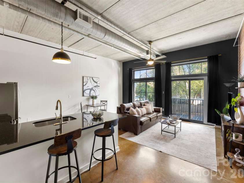626 Graham Street, Charlotte, NC 28202.  MLS# CAR4350299, YatesRealty ID 13166. 