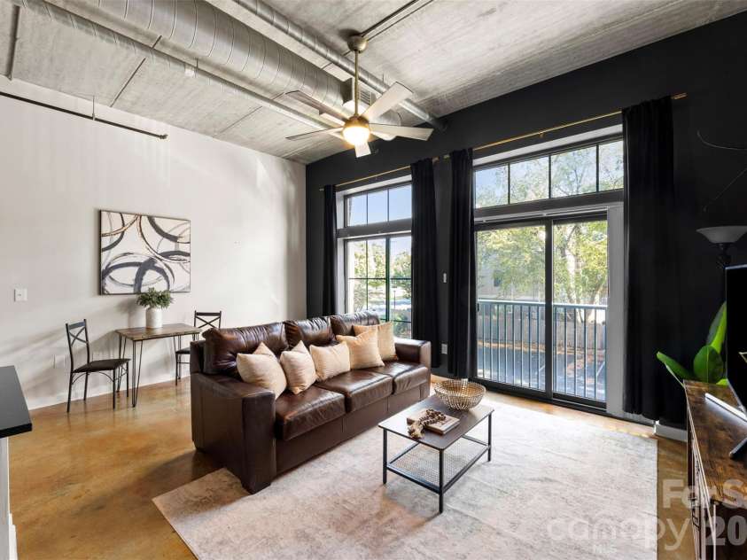 626 Graham Street, Charlotte, NC 28202.  MLS# CAR4350299, YatesRealty ID 13166. 