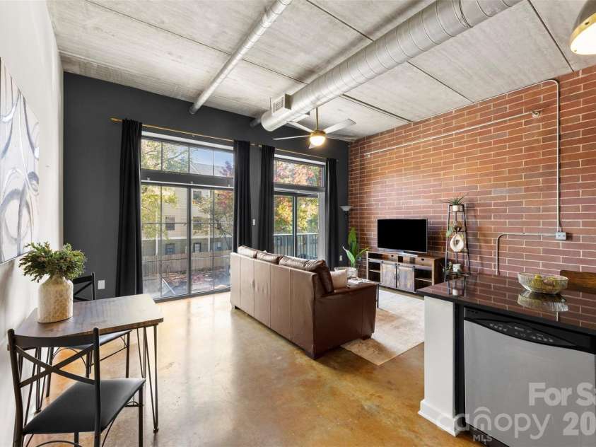 626 Graham Street, Charlotte, NC 28202.  MLS# CAR4350299, YatesRealty ID 13166. 